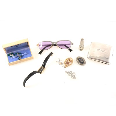 Lot 316 - A collection of silver and white metal gentleman's accessories, Links of London Pens, vintage cigarette case, cufflinks etc