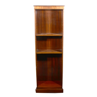 Lot 625 - A reproduction mahogany open bookcase