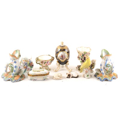 Lot 18 - A quantity of British and Continental porcelain and pottery