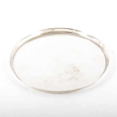 Lot 312 - Circular silver tray, Roberts & Belk