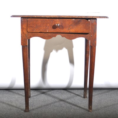 Lot 562 - A Georgian oak side table