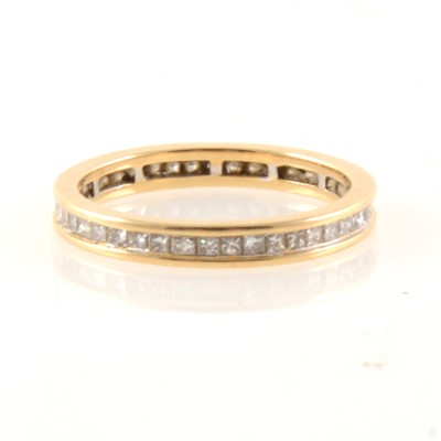 Lot 351 - A diamond full eternity ring