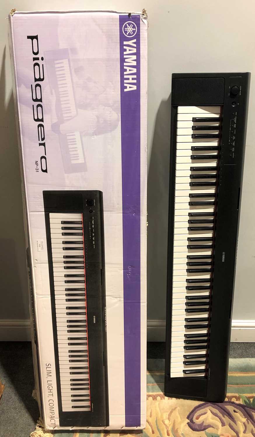 Lot 515 Yamaha Piaggero NP31 electric keyboard