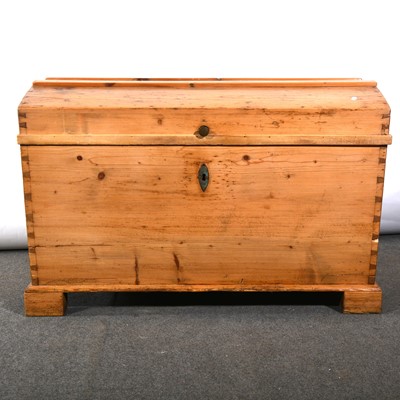 Lot 470 - Dutch pine trunk