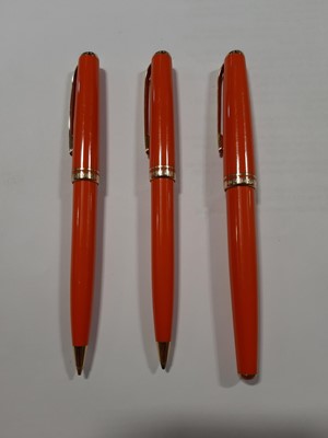 Lot 407 - A Mont Blanc "Manganese Orange" pen set.