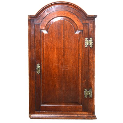 Lot 487 - Georgian oak hanging corner cupboard