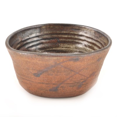 Lot 679 - A squeezed stoneware bowl by Janet Leach for the Leach Pottery