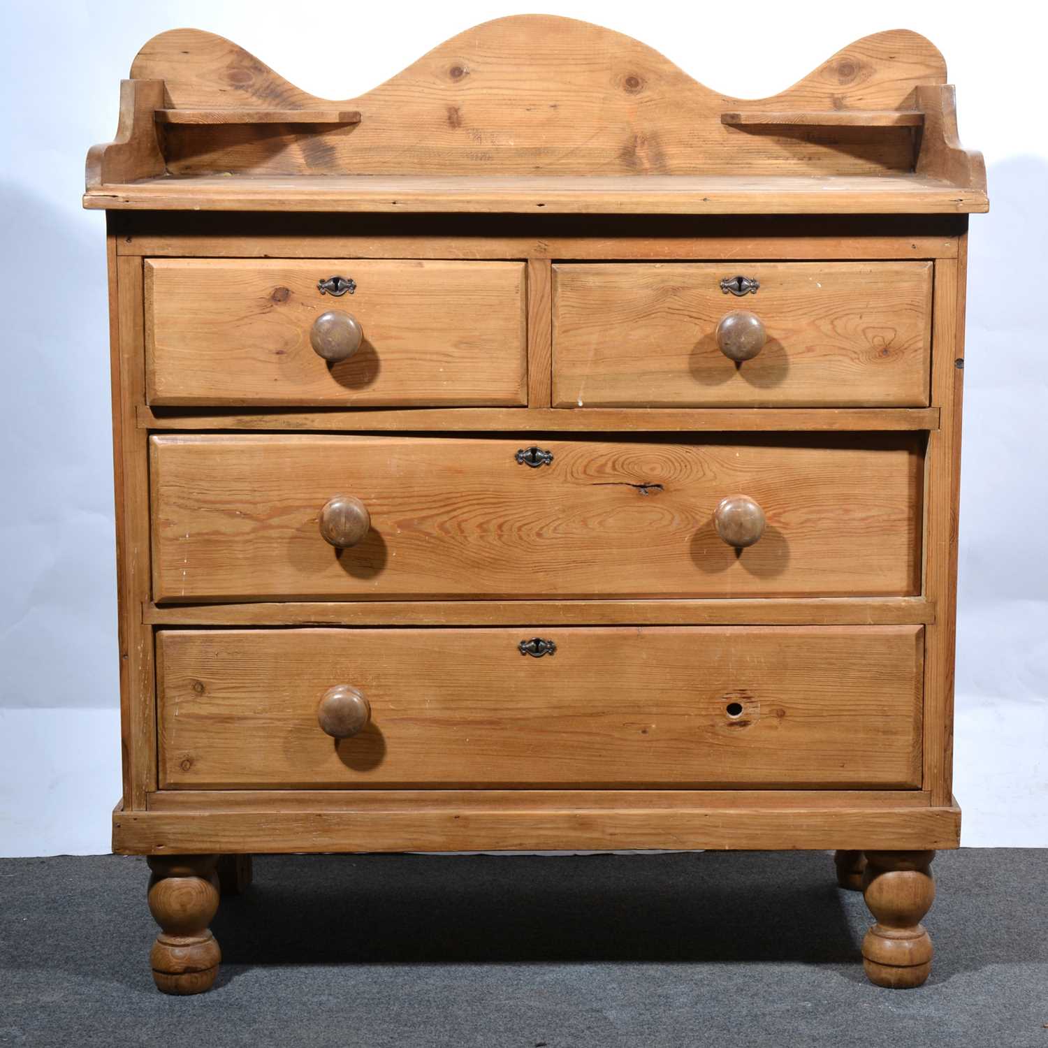 Lot 475 - Pine chest of drawers