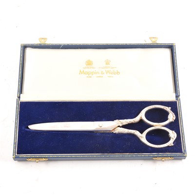 Lot 262 - Maples, Mappin & Webb  - a pair of silver handled presentation scissors.