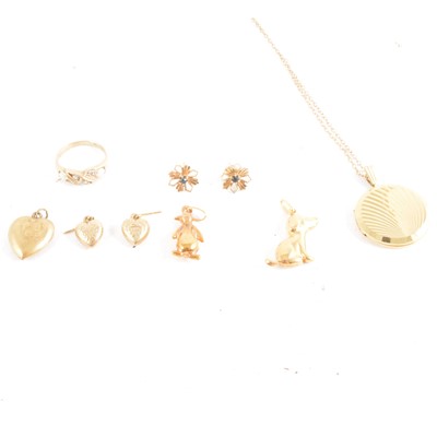 Lot 385 - A quantity of gold jewellery, to include three wedding bands, earrings, pendants etc.