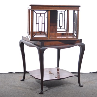 Lot 424 - An Edwardian mahogany revolving book rack.