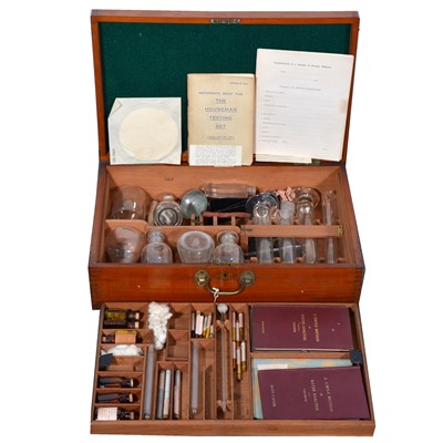 Lot 107 - An early 20th century water analysis set