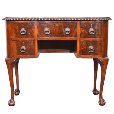 Lot 535 - Mahogany kidney shaped desk