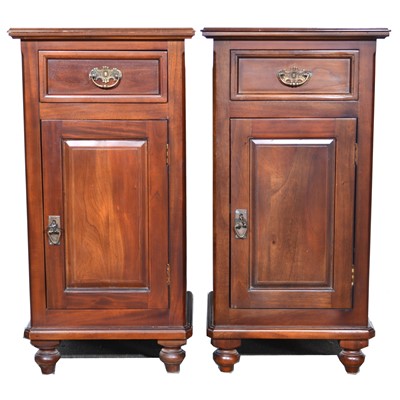 Lot 536 - Pair of modern mahogany pot cupboards