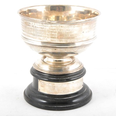 Lot 304 - A silver trophy bowl