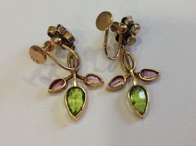 Lot 214 - A suite of necklace and earrings set with peridot and tourmaline.