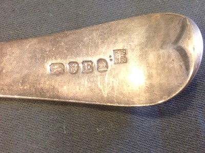 Lot 76 - A George III silver ladle, William Eley & William Fearn, London 1800