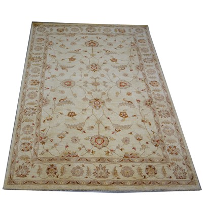 Lot 538 - Zeigler pattern carpet, 292x462cm.