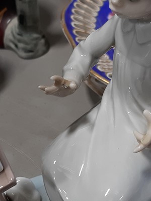 Lot 83 - A Lladro figure, The Young Artist, 18cm