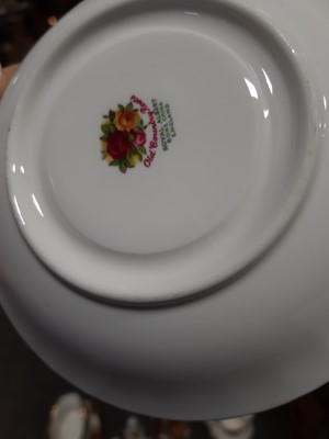 Lot 87 - Extensive Royal Albert Bone China table service, Old Country Roses pattern.