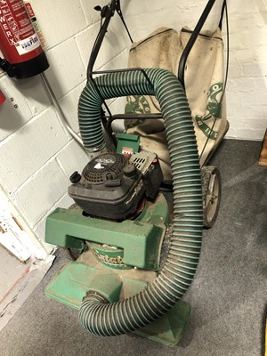 Lot 668 - An Estate self propelled vacuum with Briggs & Stratton 5.5HP motor.