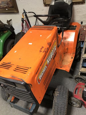 Lot 671 - Kubota G3HST compact tractor mower.