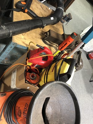 Lot 679 - Cast iron stand; Dexion stand with two vices; garden shredder; heavy duty vehicle jack; a wet and dry vac; hedge trimmers, etc.