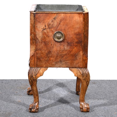 Lot 520 - Walnut jardiniere