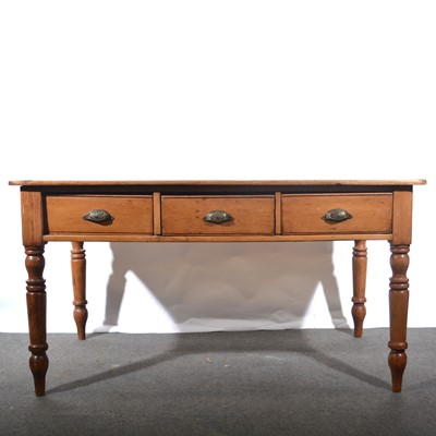 Lot 530 - An early 20th century pine serving table.