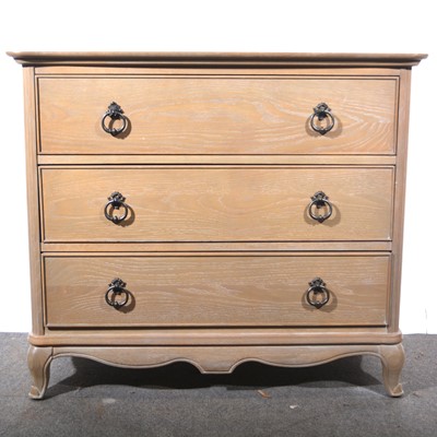 Lot 495 - Contemporary chest of drawers, by Willis & Gambier