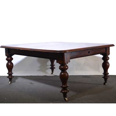 Lot 468 - Victorian mahogany windout dining table