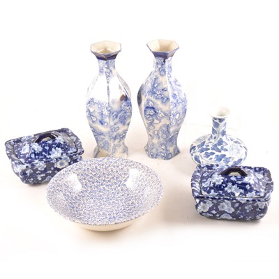 Lot 21 - A quantity of blue and white transferware