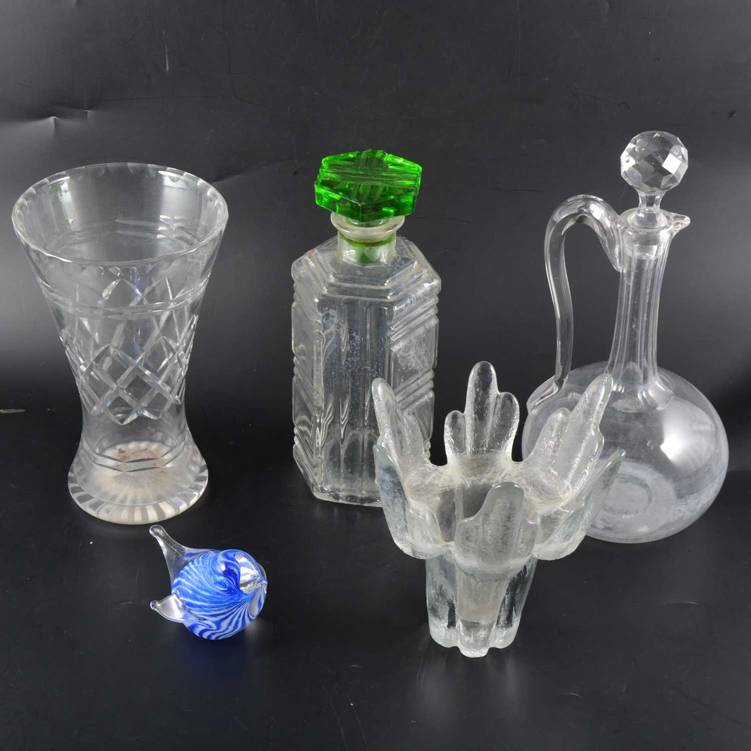 Lot 40 - Various cut and ornamental glassware