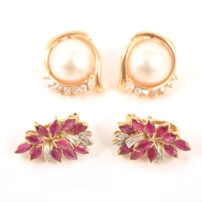 Lot 207 - Two pairs of earrings for pierced ears, ruby and simulated pearl.