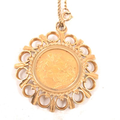 Lot 200 - A Gold Full Sovereign pendant and chain.