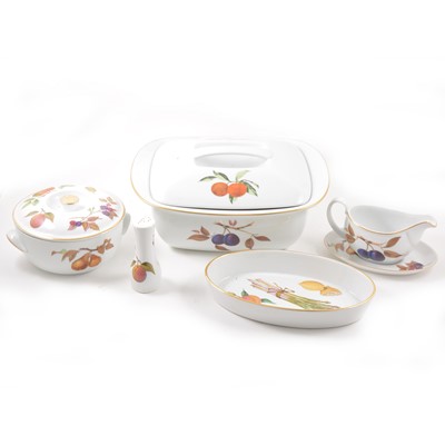 Lot 72 - An extensive collection of Royal Worcester Evesham dinnerware.