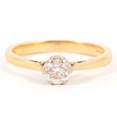 Lot 179 - A diamond solitaire ring.