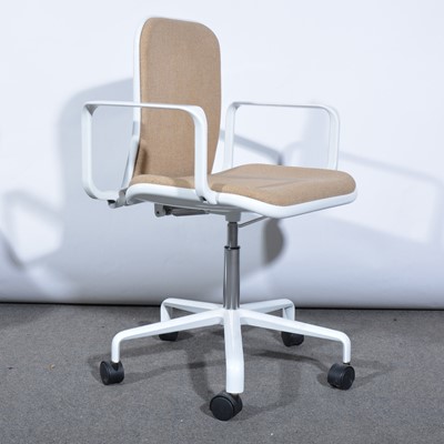 Lot 384 - A 'Supporto' adjustable office chair, designed by Fred Scott, produced by Hille