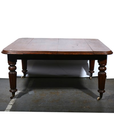 Lot 467 - Victorian mahogany windout dining table