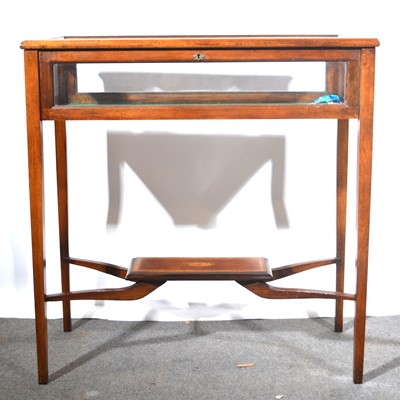 Lot 498 - Edwardian walnut table vitrine.