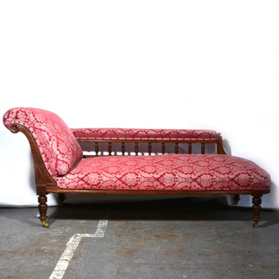 Lot 517 - Victorian walnut chaise longue