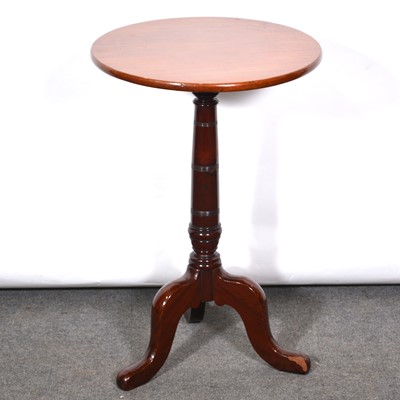 Lot 432 - Edwardian walnut wine table