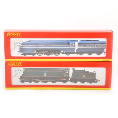 Lot 32 - Two Hornby OO gauge model railway locomotives, R2260, R2285