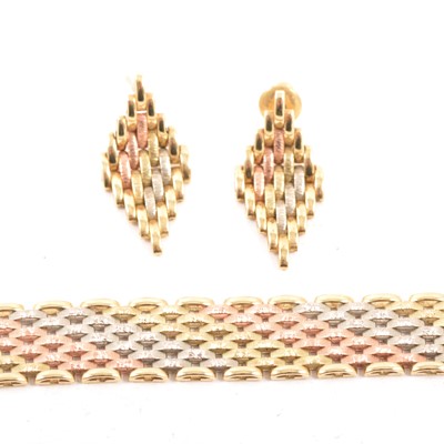 Lot 198A - A 9 carat yellow, red and white gold 10mm wide mesh link necklace and pair of matching earrings for pierced ears.