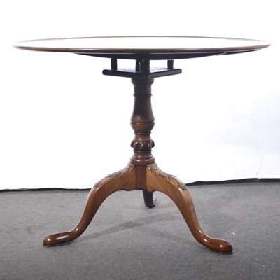 Lot 386 - George III mahogany 'birdcage' pedestal table.