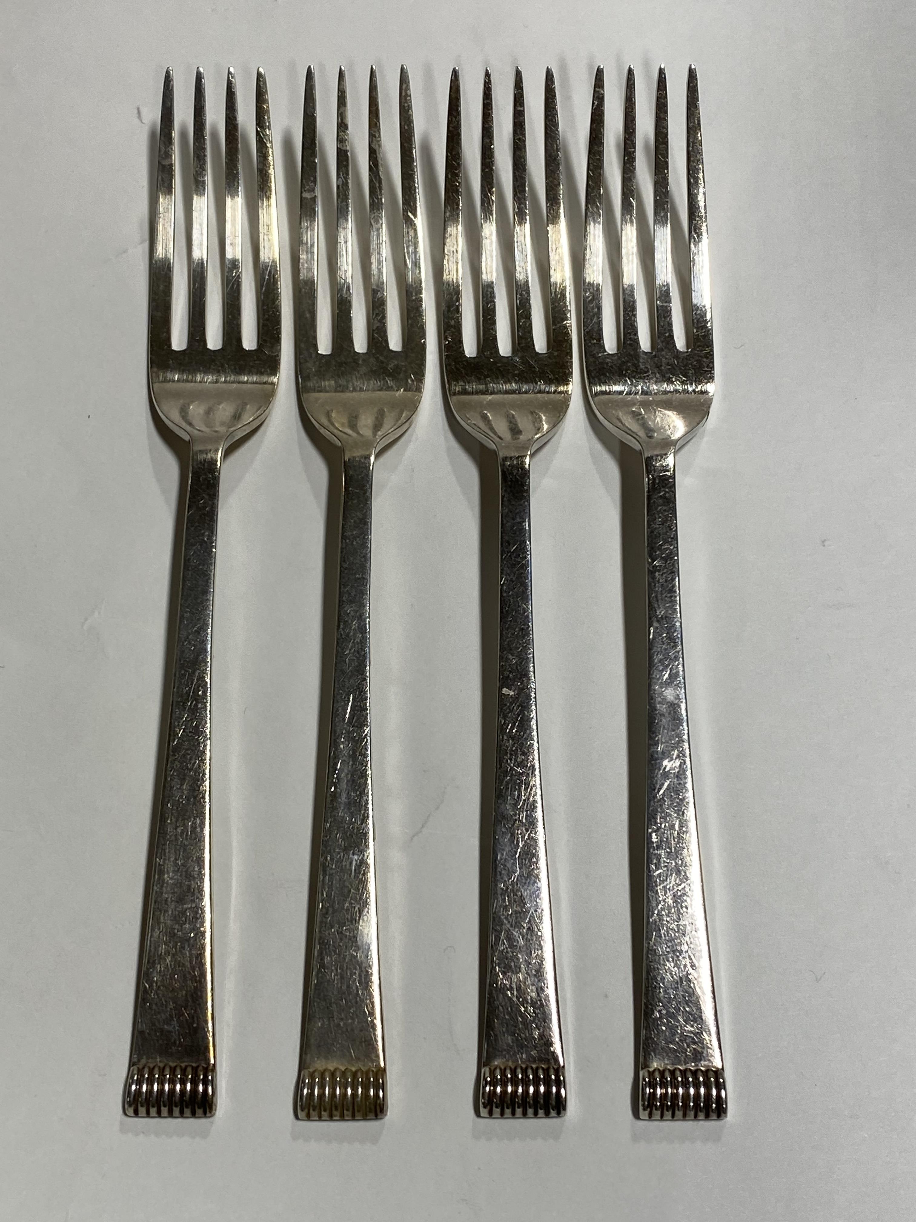 Lot 86 - Silver canteen of cutlery, twelve place