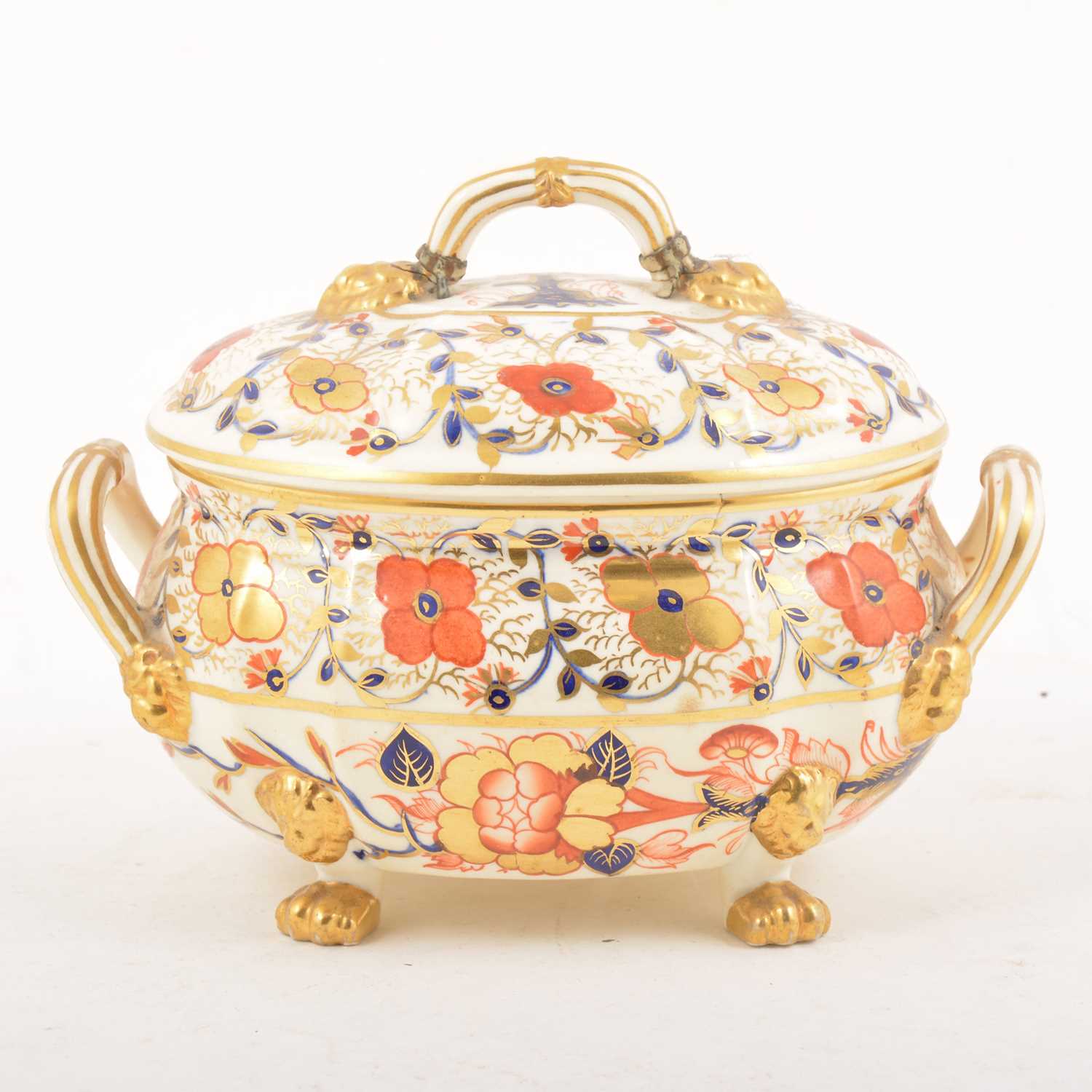Lot 4 - A Royal Crown Derby Imari pattern tureen and