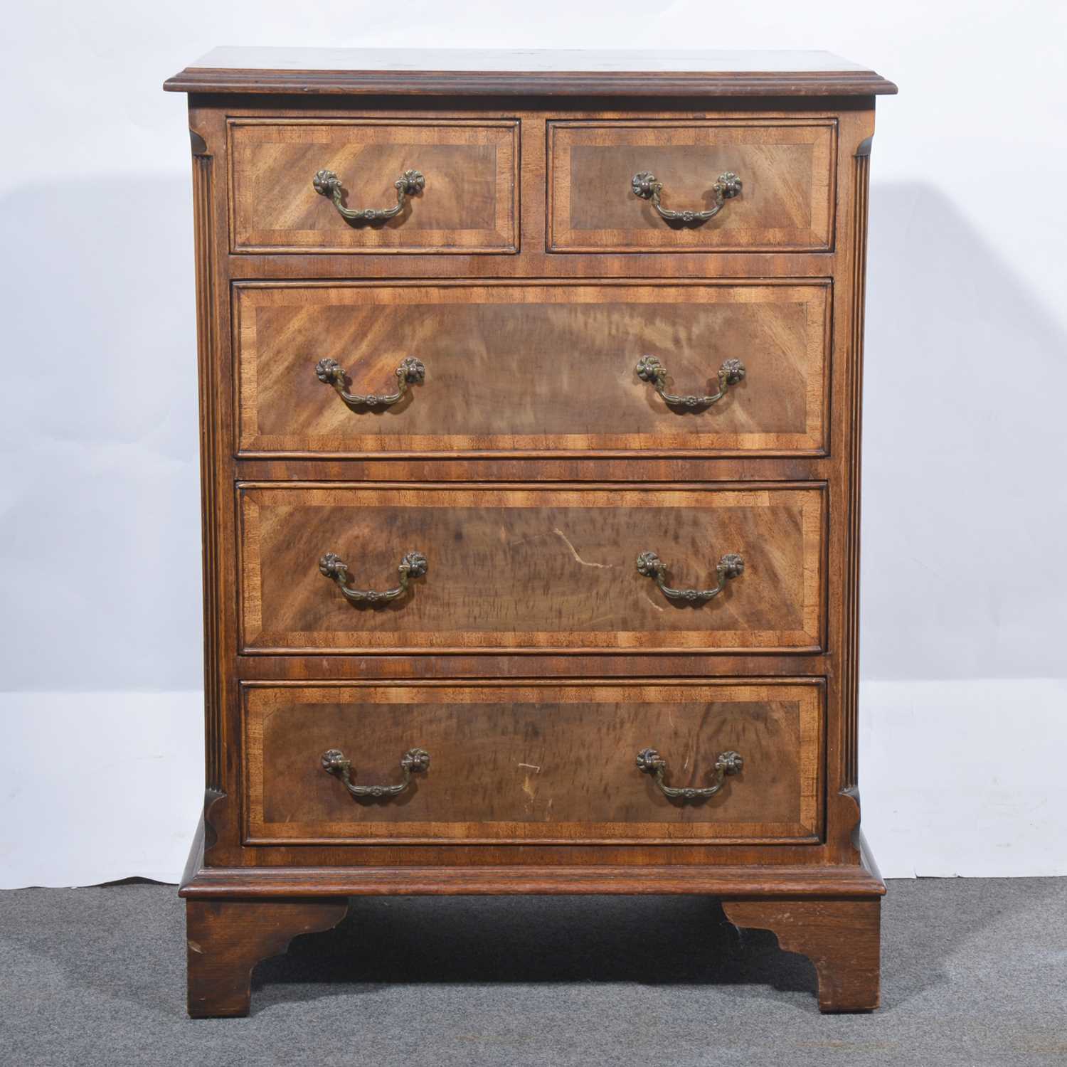 Lot 421 Reproduction Mahogany Chest Of Drawers