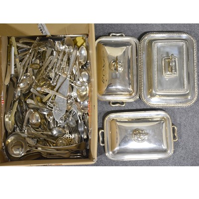 Lot 199 - A quantity of silver-plated items