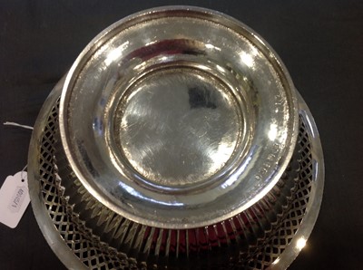 Lot 119 - A George III circular silver dessert basket